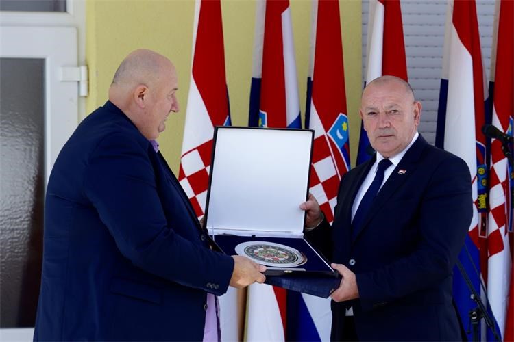 Slika /Foto 2025-5/TIGROVI Rakitje____0001.JPG